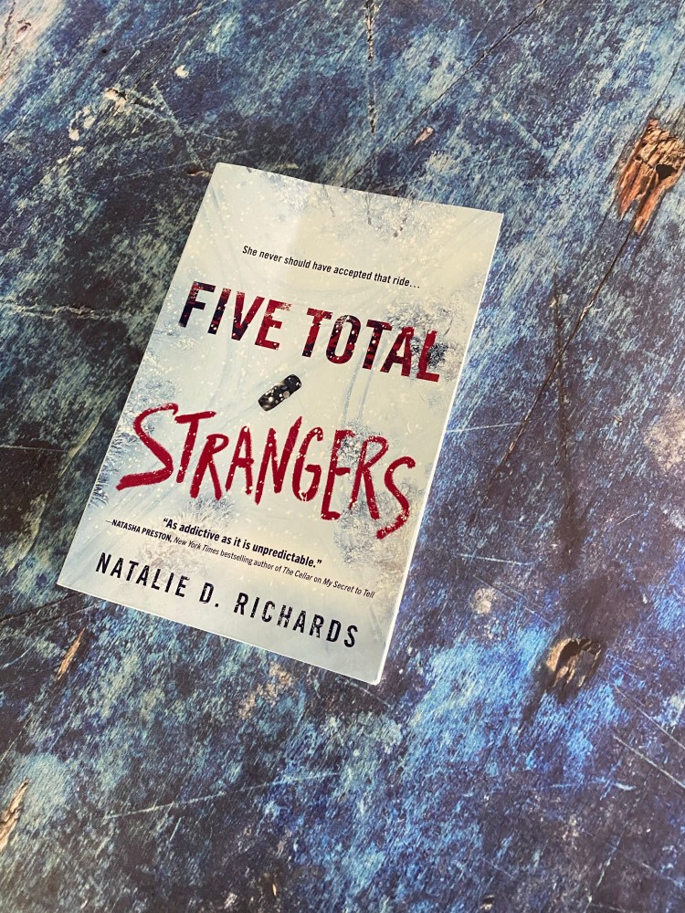 Thriller Book Review: Five Total Strangers – She Reads and She Posts Things